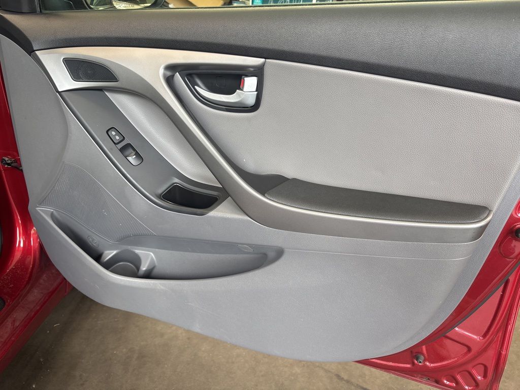 Thumbnail: 2015 Hyundai Elantra - 33