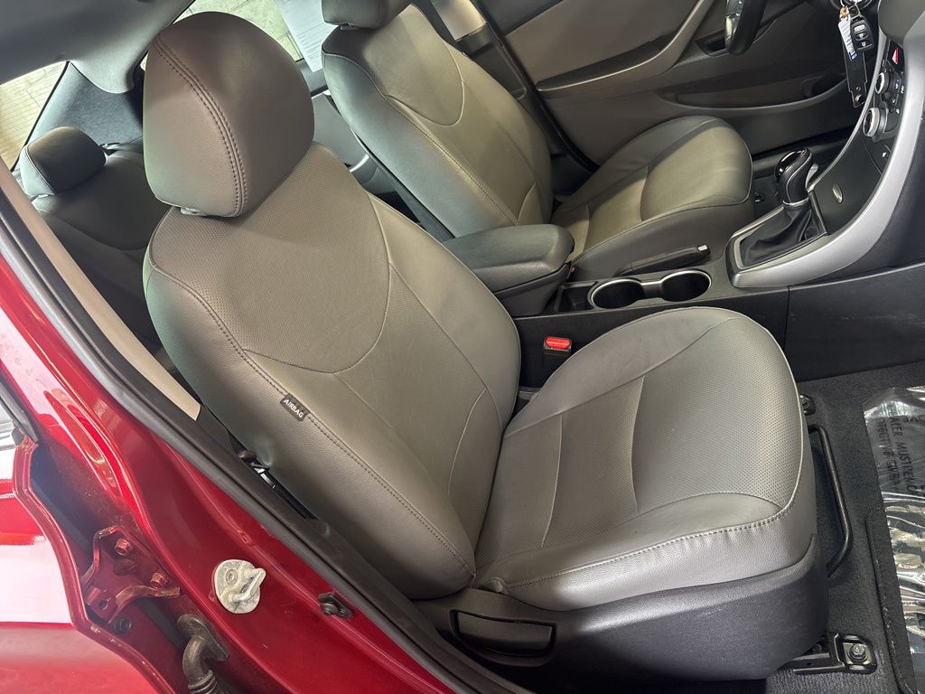 Thumbnail: 2015 Hyundai Elantra - 9