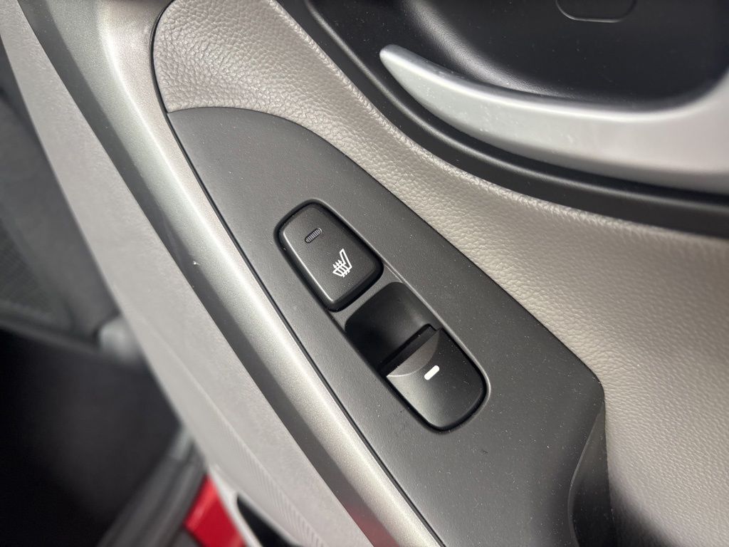 Thumbnail: 2015 Hyundai Elantra - 30
