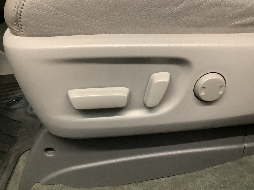 2019 Toyota Sienna XLE Premium 23
