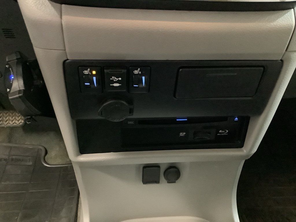 2019 Toyota Sienna XLE Premium 30