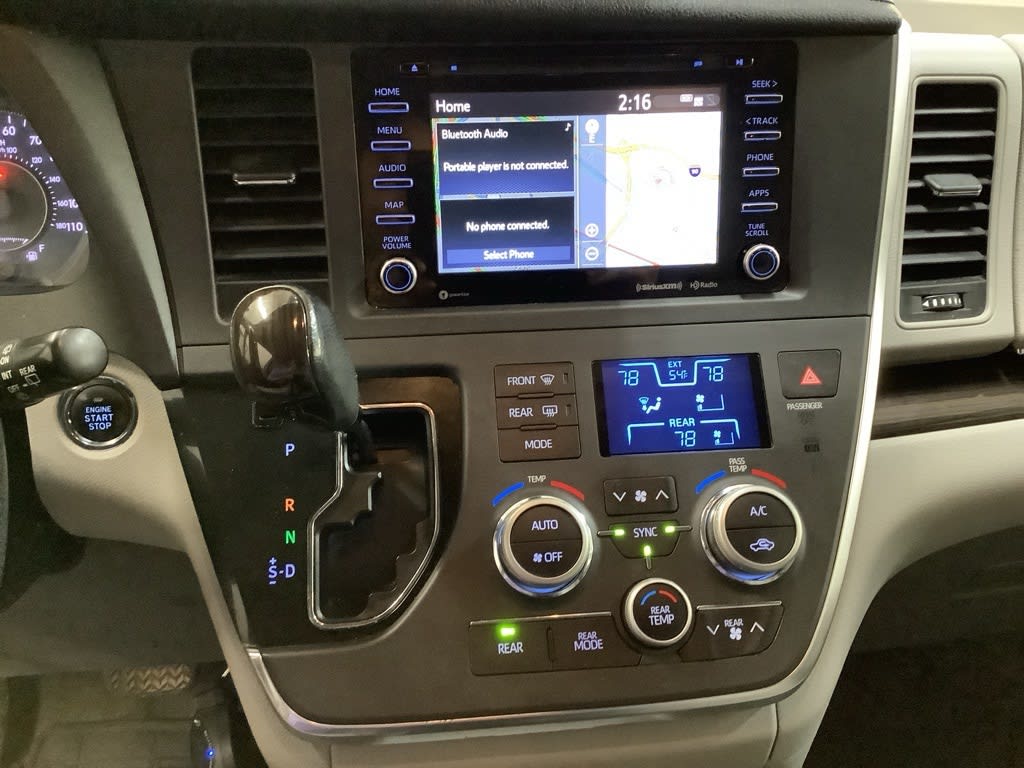 2019 Toyota Sienna XLE Premium 14
