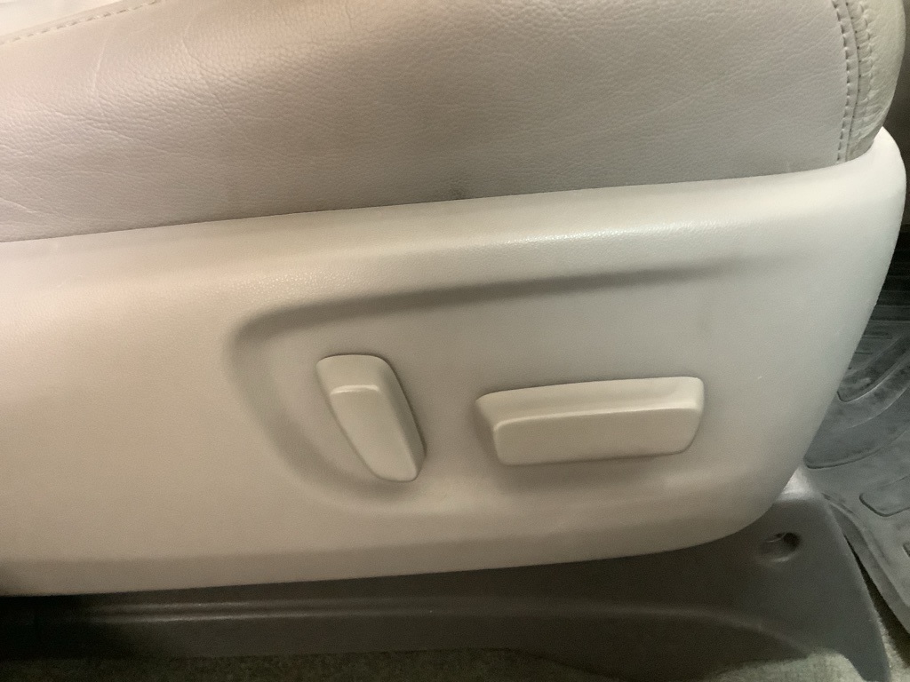 2019 Toyota Sienna XLE Premium 46