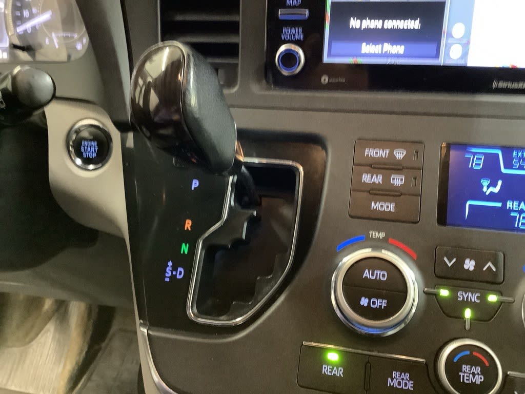 2019 Toyota Sienna XLE Premium 12