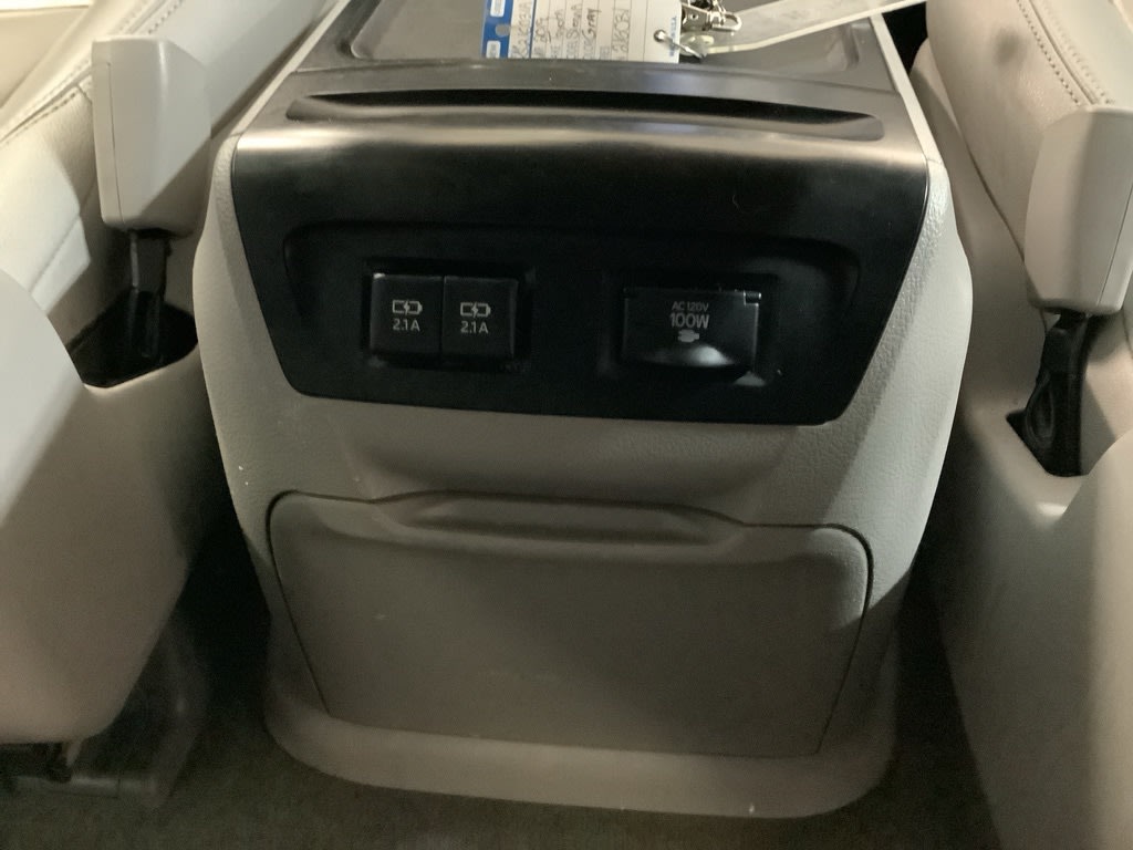 2019 Toyota Sienna XLE Premium 42