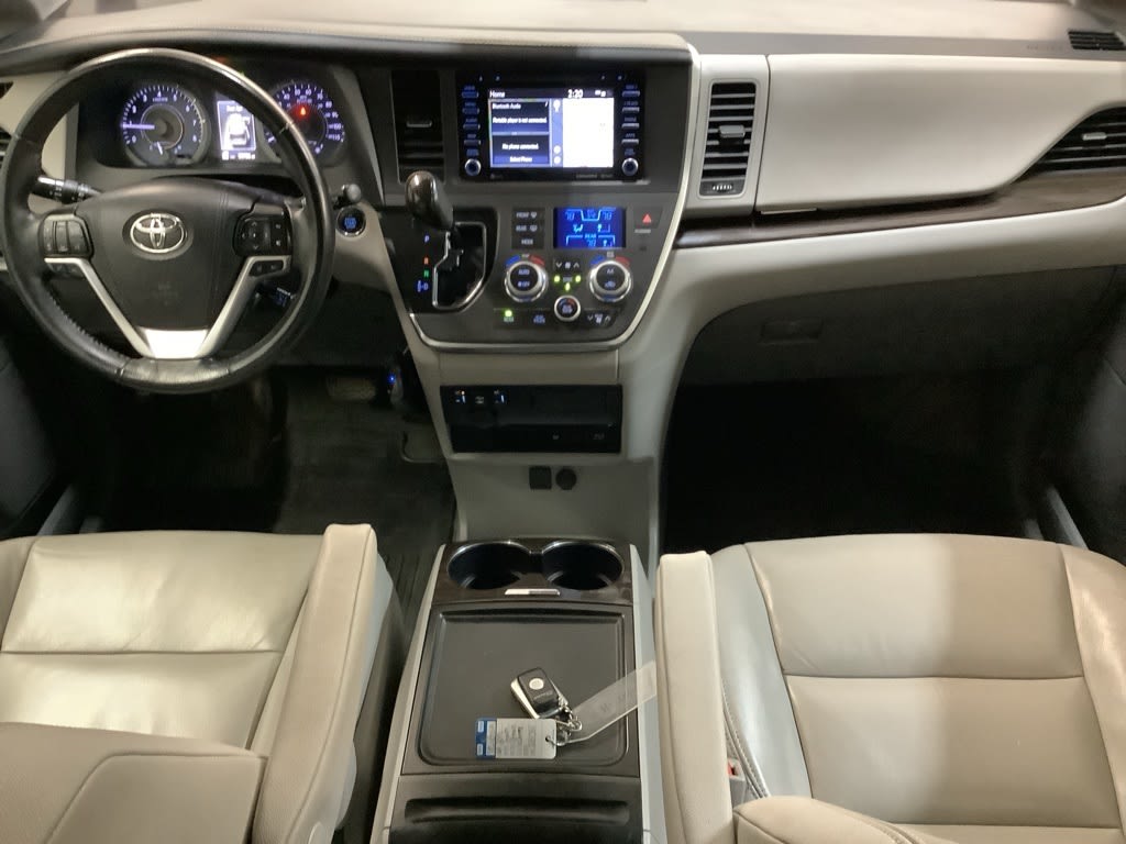 2019 Toyota Sienna XLE Premium 13