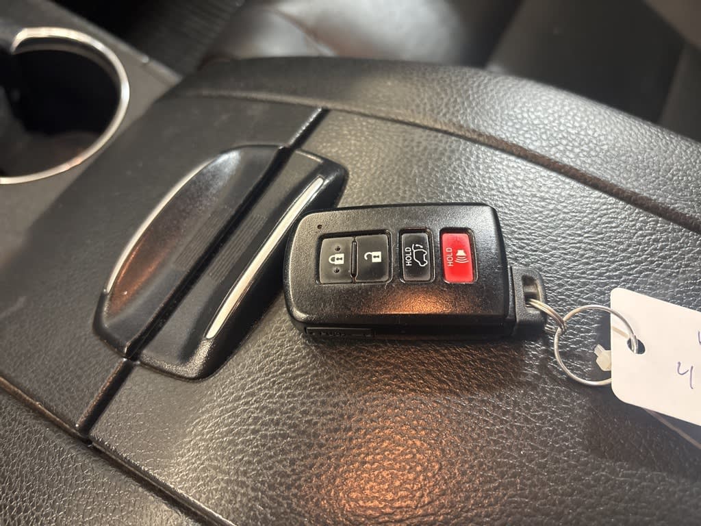 Thumbnail: 2019 Toyota Highlander - 18