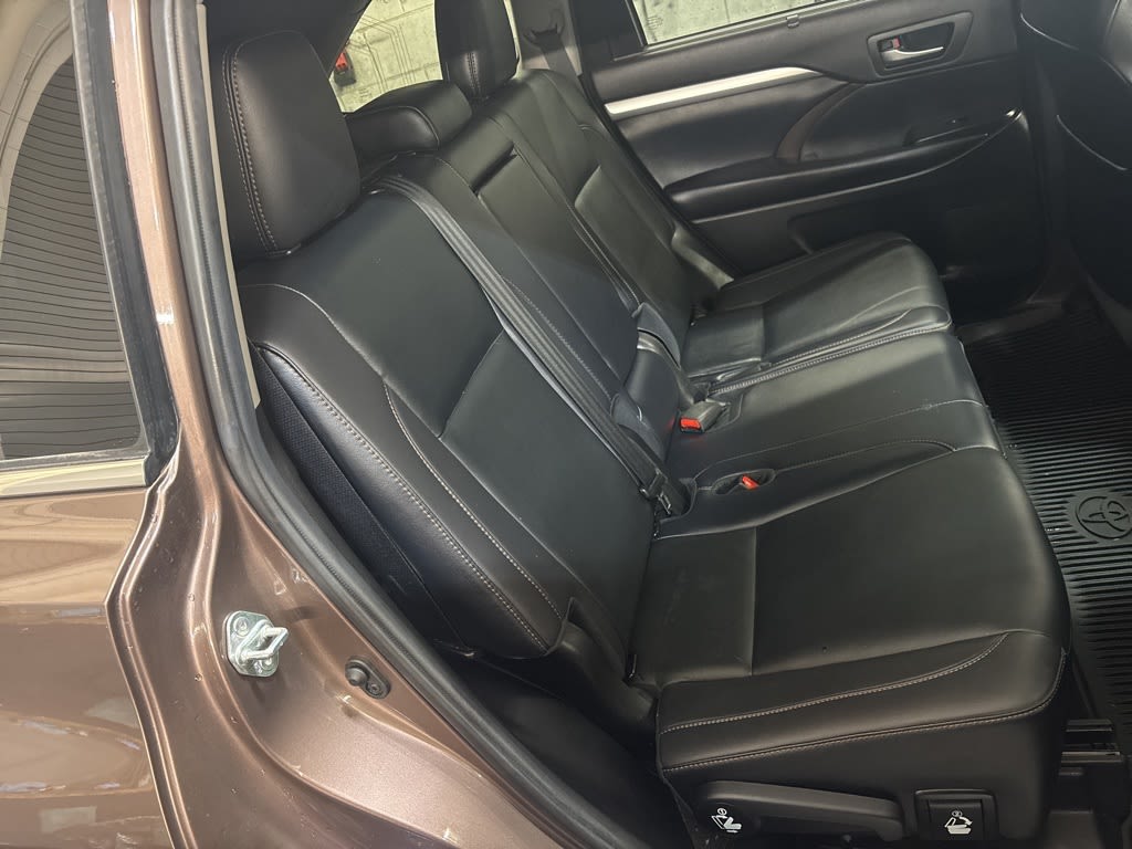 Thumbnail: 2019 Toyota Highlander - 37