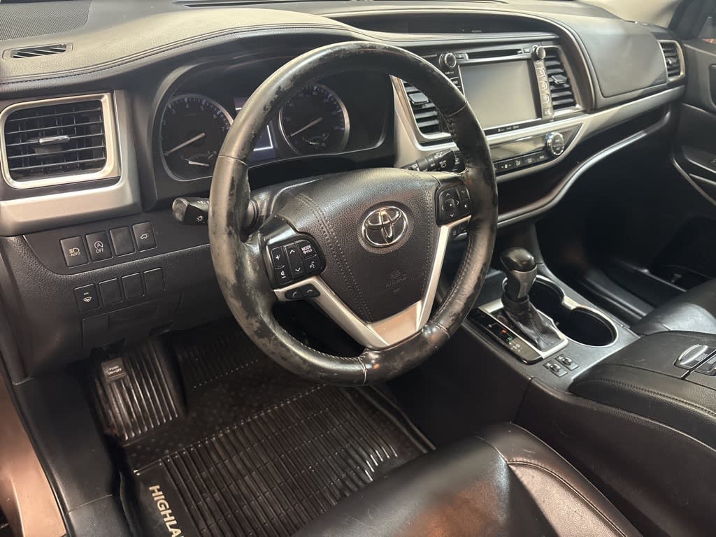 Thumbnail: 2019 Toyota Highlander - 2