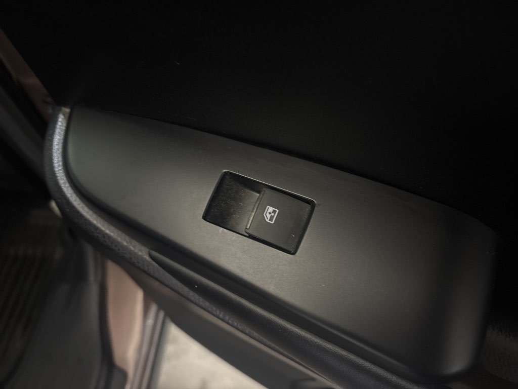 Thumbnail: 2019 Toyota Highlander - 36