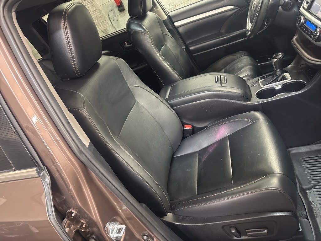 Thumbnail: 2019 Toyota Highlander - 41