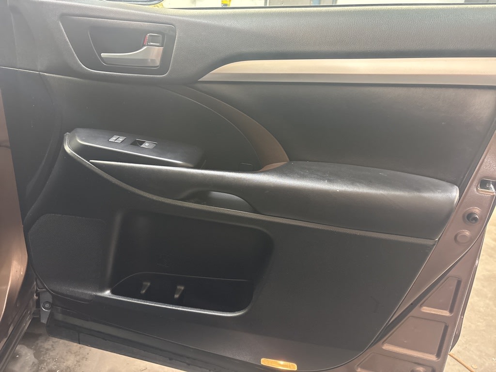 Thumbnail: 2019 Toyota Highlander - 40