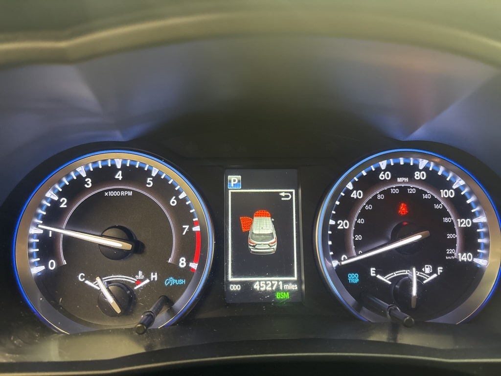 Thumbnail: 2019 Toyota Highlander - 16