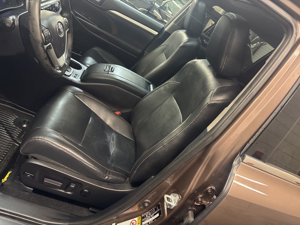 Thumbnail: 2019 Toyota Highlander - 9