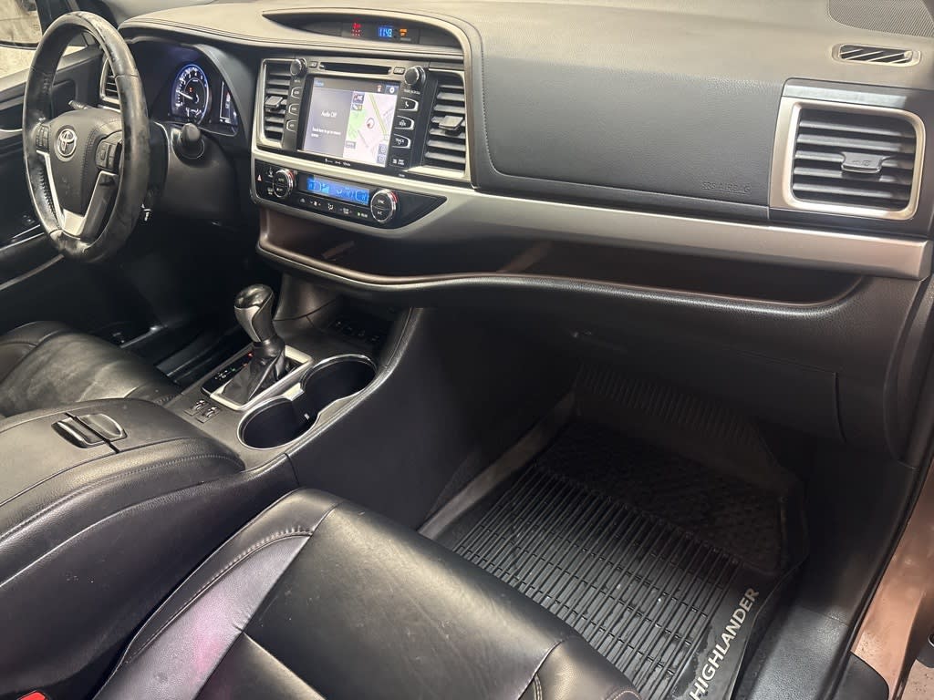 Thumbnail: 2019 Toyota Highlander - 13