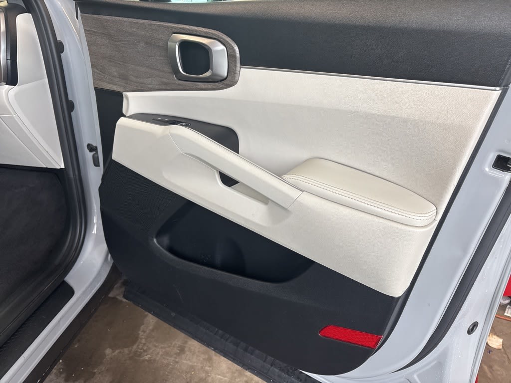 Thumbnail: 2022 Kia Sorento - 49