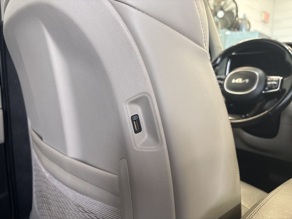 Thumbnail: 2022 Kia Sorento - 46