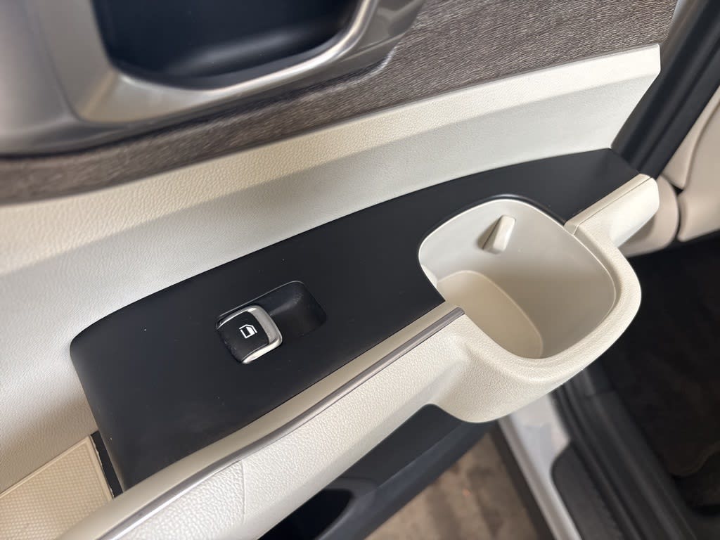 Thumbnail: 2022 Kia Sorento - 38