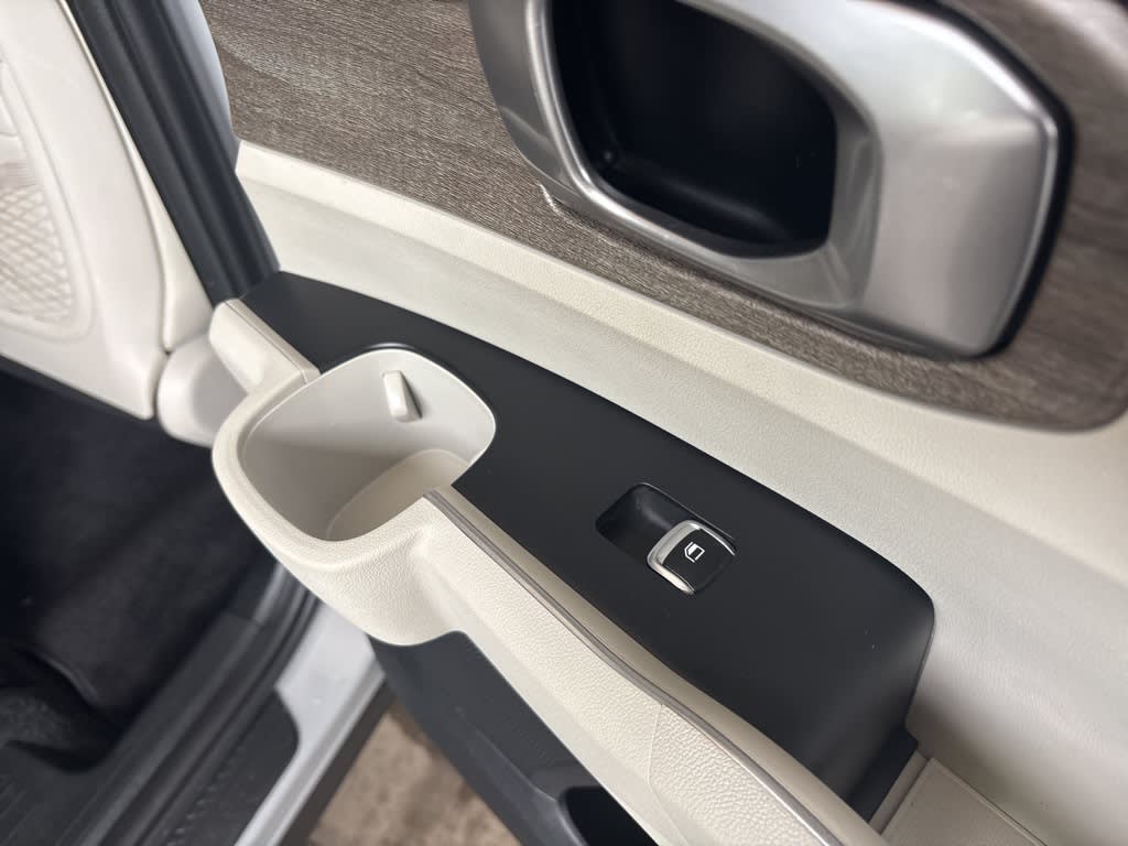 Thumbnail: 2022 Kia Sorento - 44