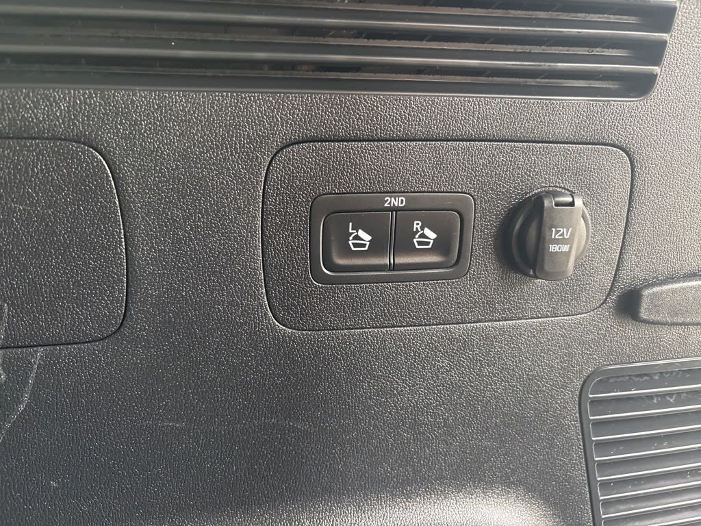 Thumbnail: 2022 Kia Sorento - 42