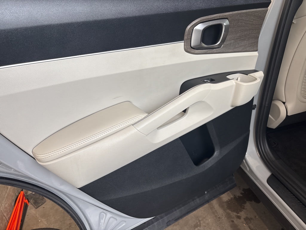 Thumbnail: 2022 Kia Sorento - 37