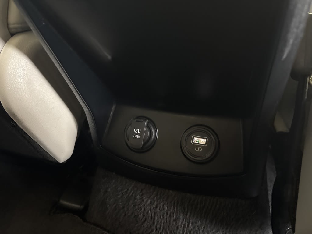 Thumbnail: 2022 Kia Sorento - 48