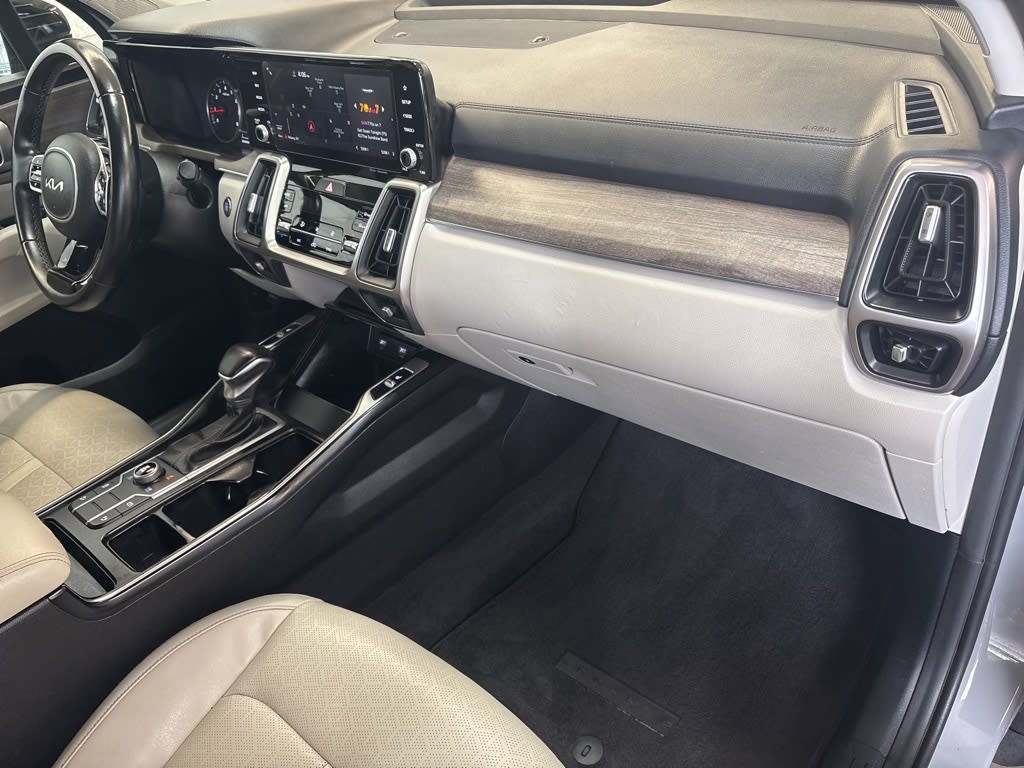 Thumbnail: 2022 Kia Sorento - 13