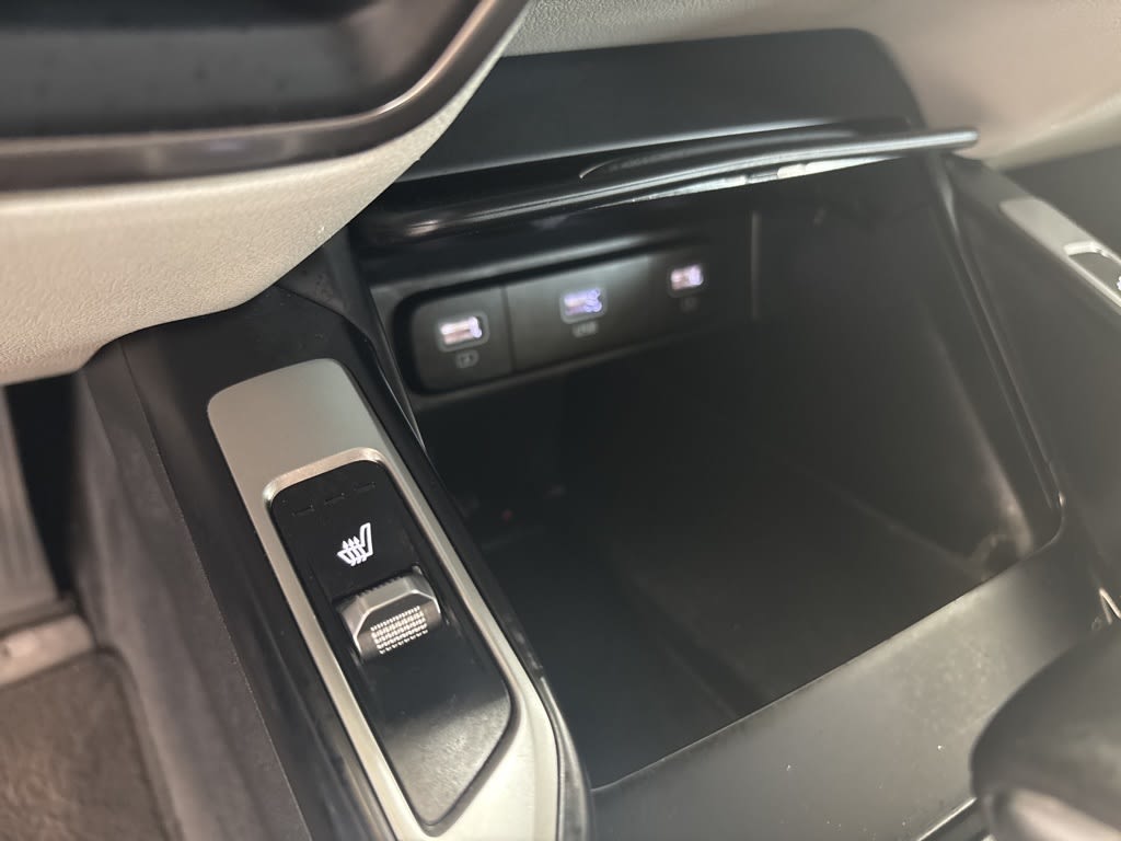 Thumbnail: 2022 Kia Sorento - 15