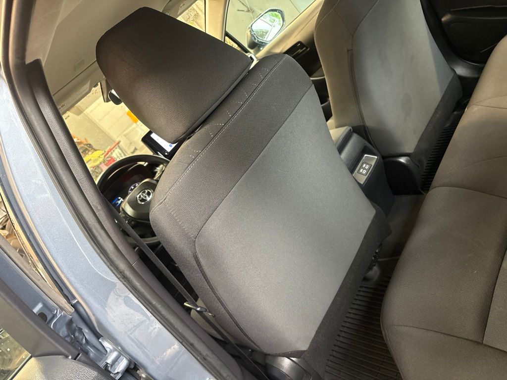 Thumbnail: 2025 Toyota Corolla - 10