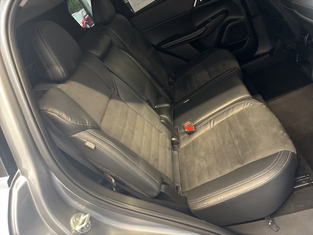 Thumbnail: 2022 Mitsubishi Outlander - 41