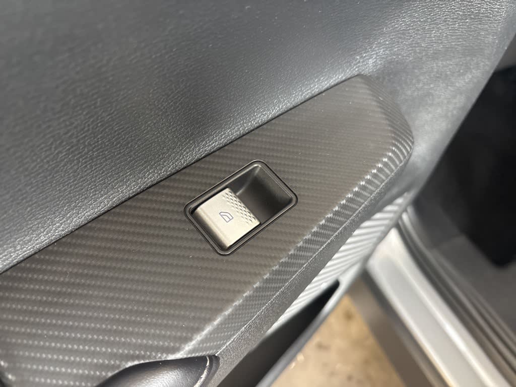 Thumbnail: 2022 Mitsubishi Outlander - 34