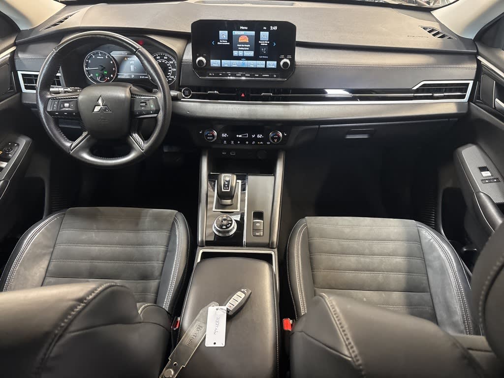 Thumbnail: 2022 Mitsubishi Outlander - 11