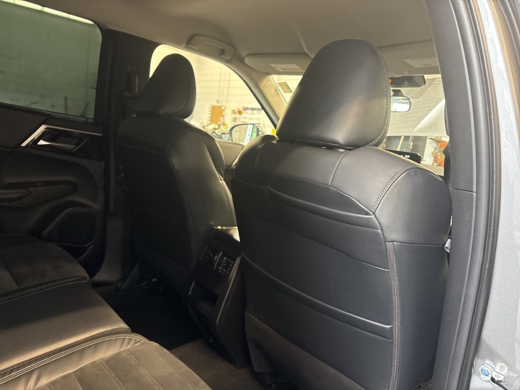 Thumbnail: 2022 Mitsubishi Outlander - 42