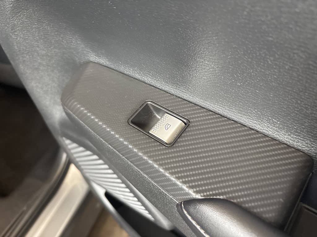 Thumbnail: 2022 Mitsubishi Outlander - 40