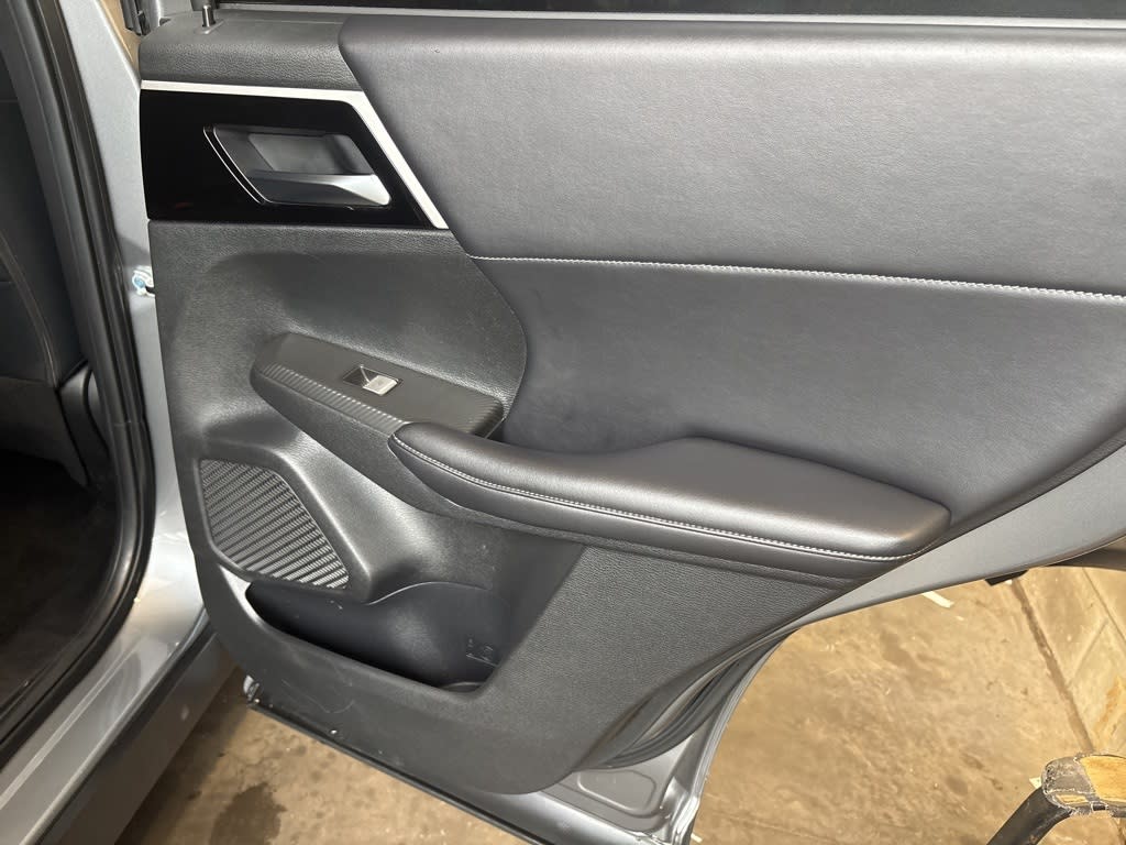 Thumbnail: 2022 Mitsubishi Outlander - 39