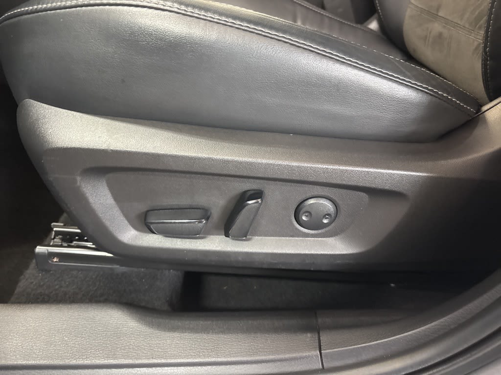 Thumbnail: 2022 Mitsubishi Outlander - 24