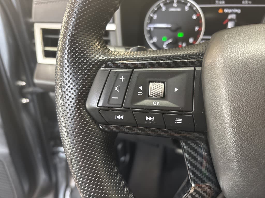 Thumbnail: 2022 Mitsubishi Outlander - 25