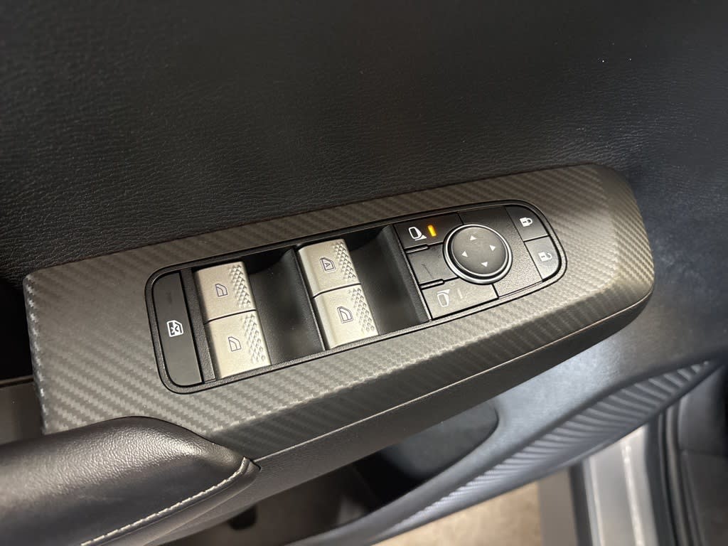 Thumbnail: 2022 Mitsubishi Outlander - 21