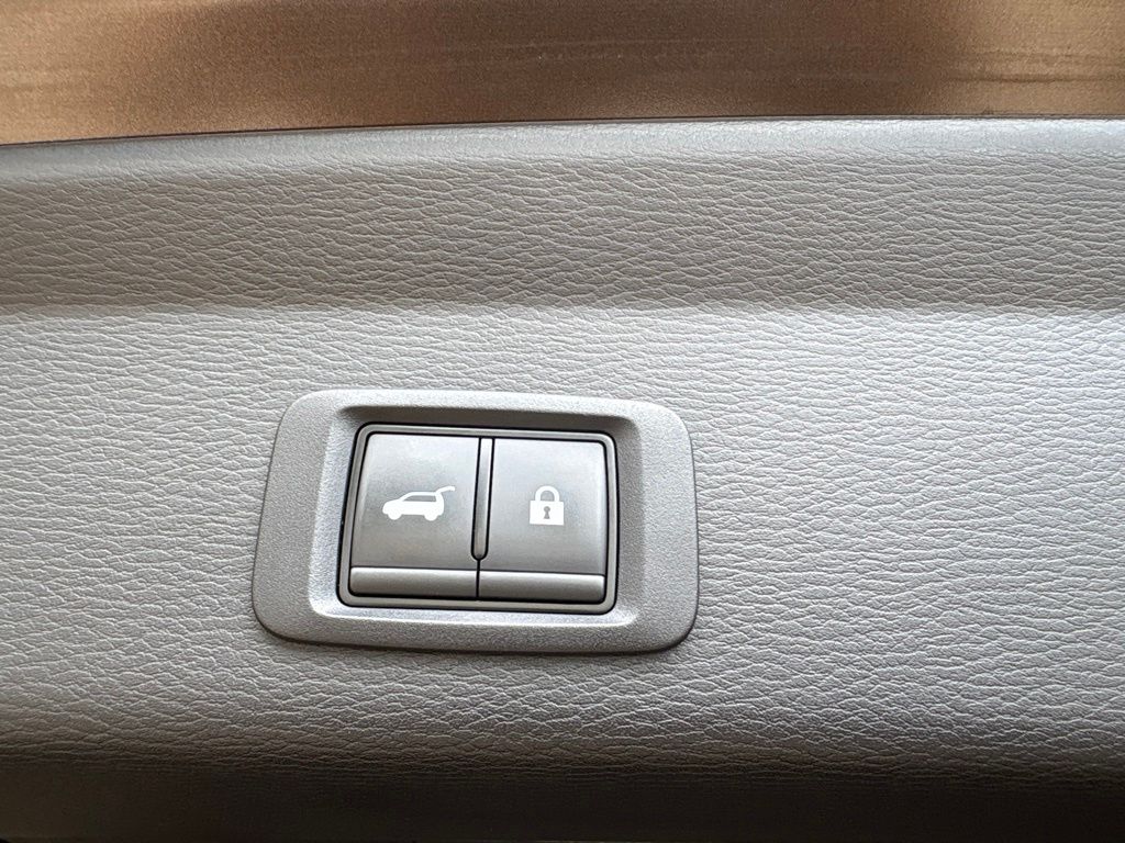 Thumbnail: 2024 Mitsubishi Outlander - 38