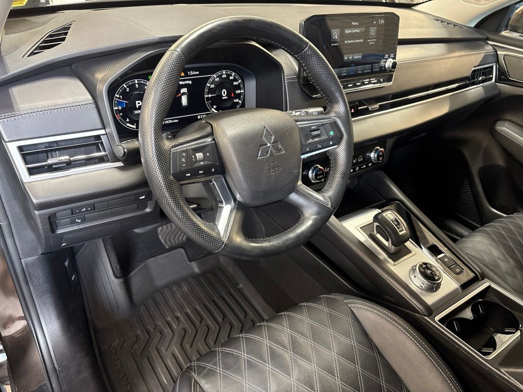 Thumbnail: 2024 Mitsubishi Outlander - 2