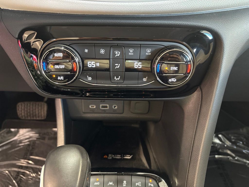 Thumbnail: 2022 Buick Encore GX - 31