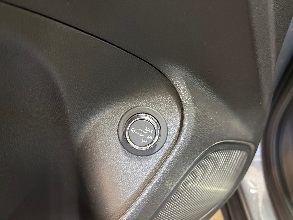 Thumbnail: 2022 Buick Encore GX - 23