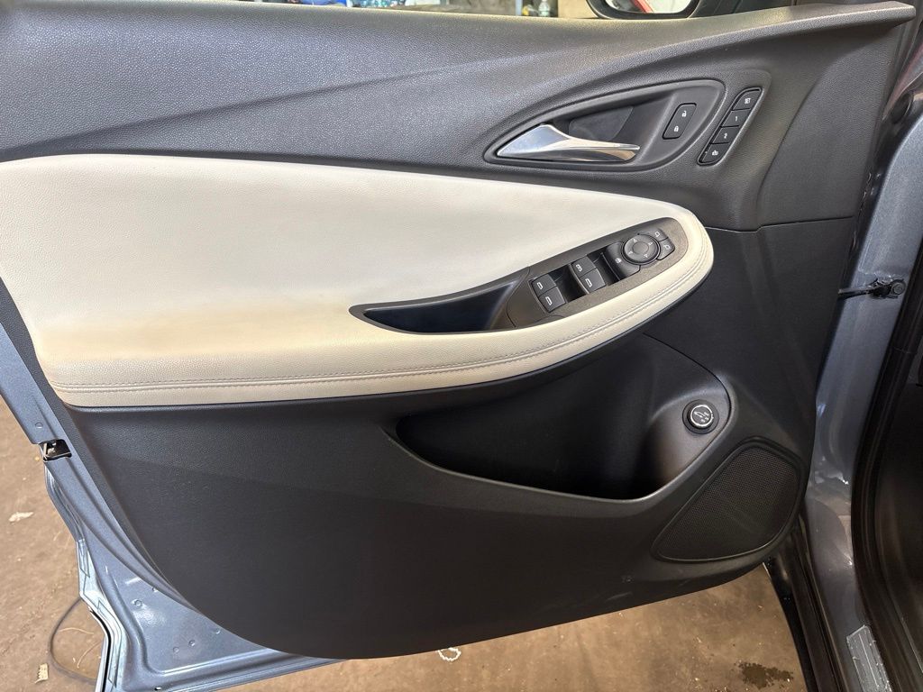 Thumbnail: 2022 Buick Encore GX - 21
