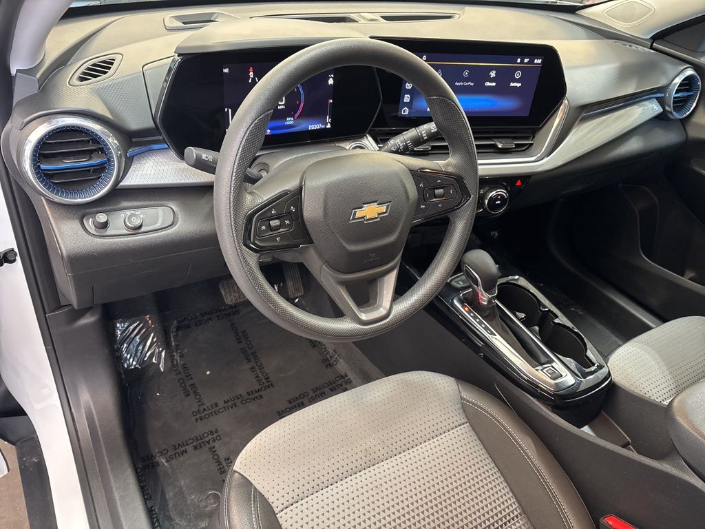Thumbnail: 2025 Chevrolet Trax - 2