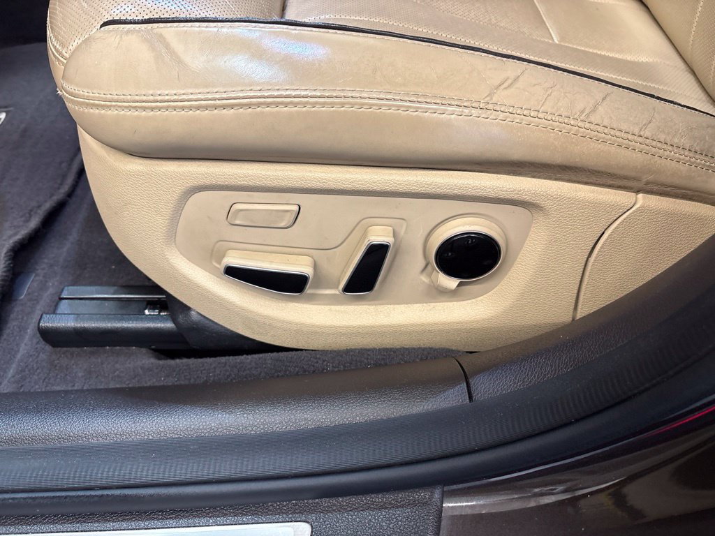 Thumbnail: 2015 Hyundai Genesis - 24