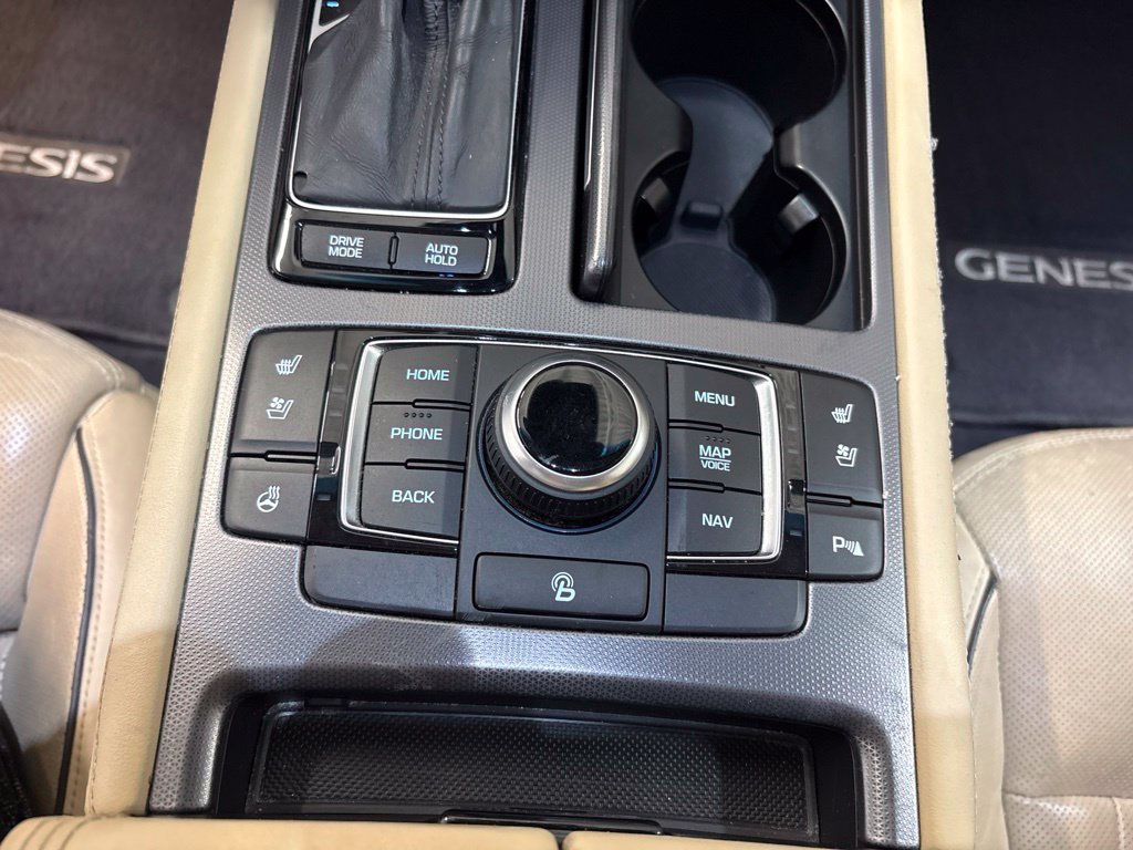 Thumbnail: 2015 Hyundai Genesis - 29