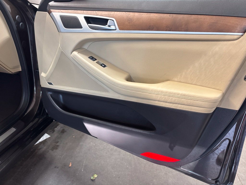 Thumbnail: 2015 Hyundai Genesis - 42
