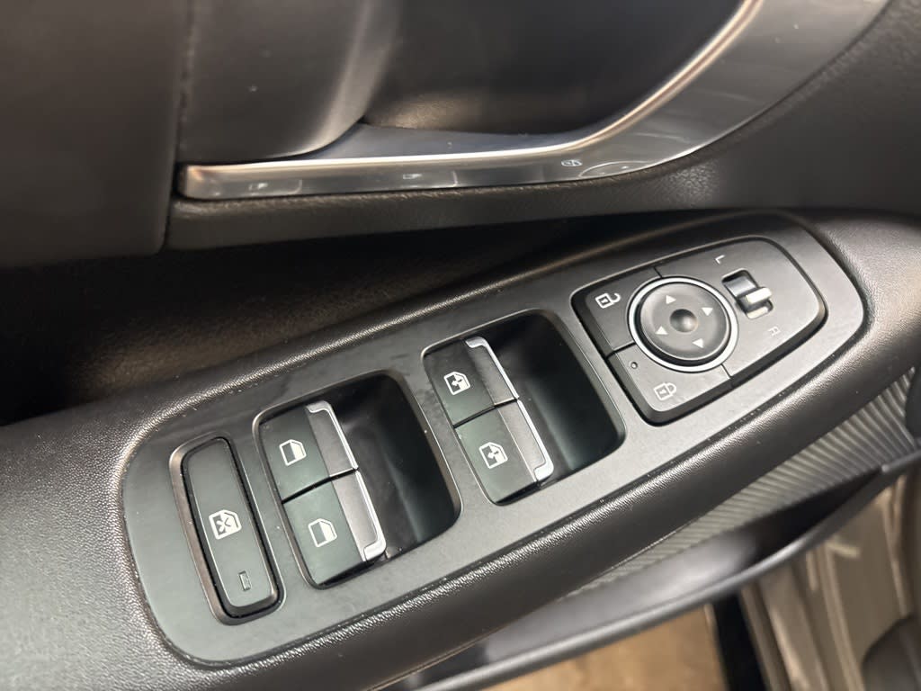 Thumbnail: 2023 Hyundai Sonata - 22