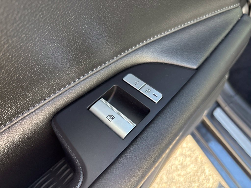 Thumbnail: 2023 Genesis G80 - 33