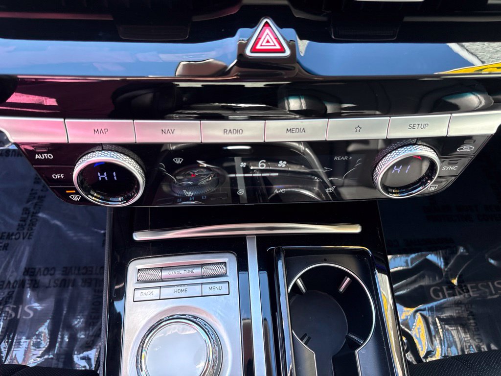 Thumbnail: 2023 Genesis G80 - 29